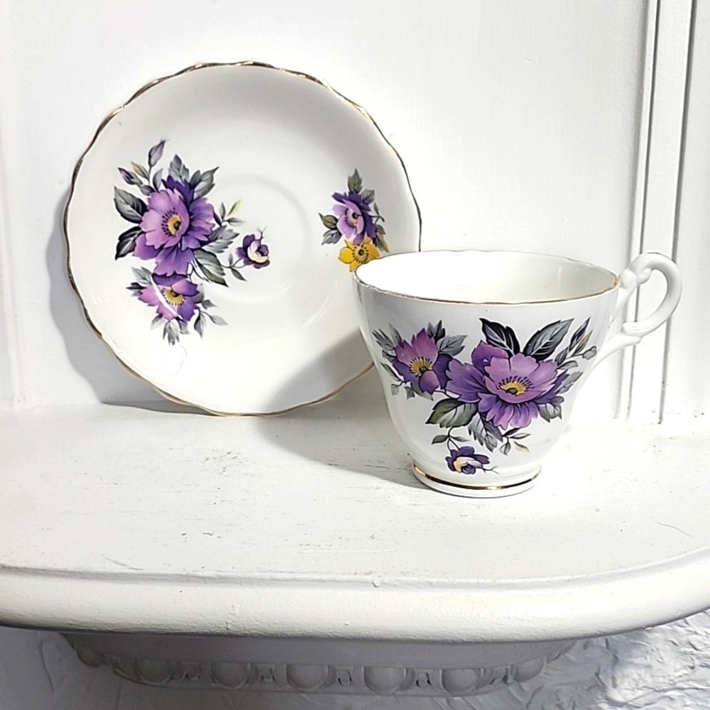 Consort Fine Bone China, purple - yellow flowers Grey leaves england